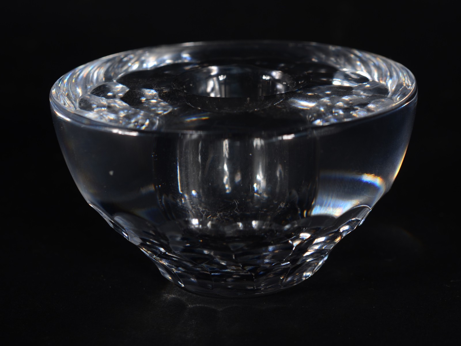 Quatro peças diversas de cristal, assinados, sendo: Galo opalescente... - foto 5 de 11
