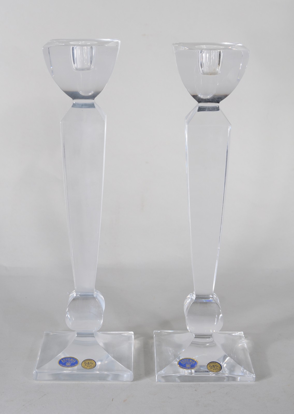 Par de castiçais de cristal facetado da Bohemia. - foto 1 de 7