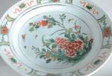 Diversas peças, sendo: 7 pratos/travessas de po... - Diversas peças, sendo: 7 pratos/travessas de porcelana de várias procedências. Um deles do serviço da ilustríssima câmara ou serviço fumo e café...