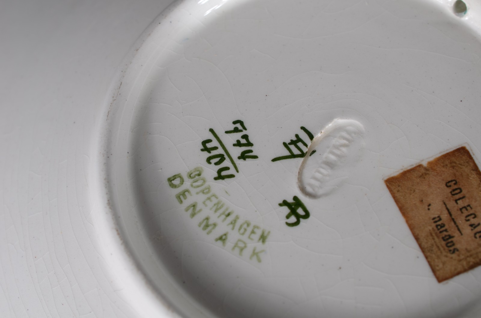 Diversas peças, sendo: 7 pratos/travessas de porcelana de várias... - foto 11 de 11