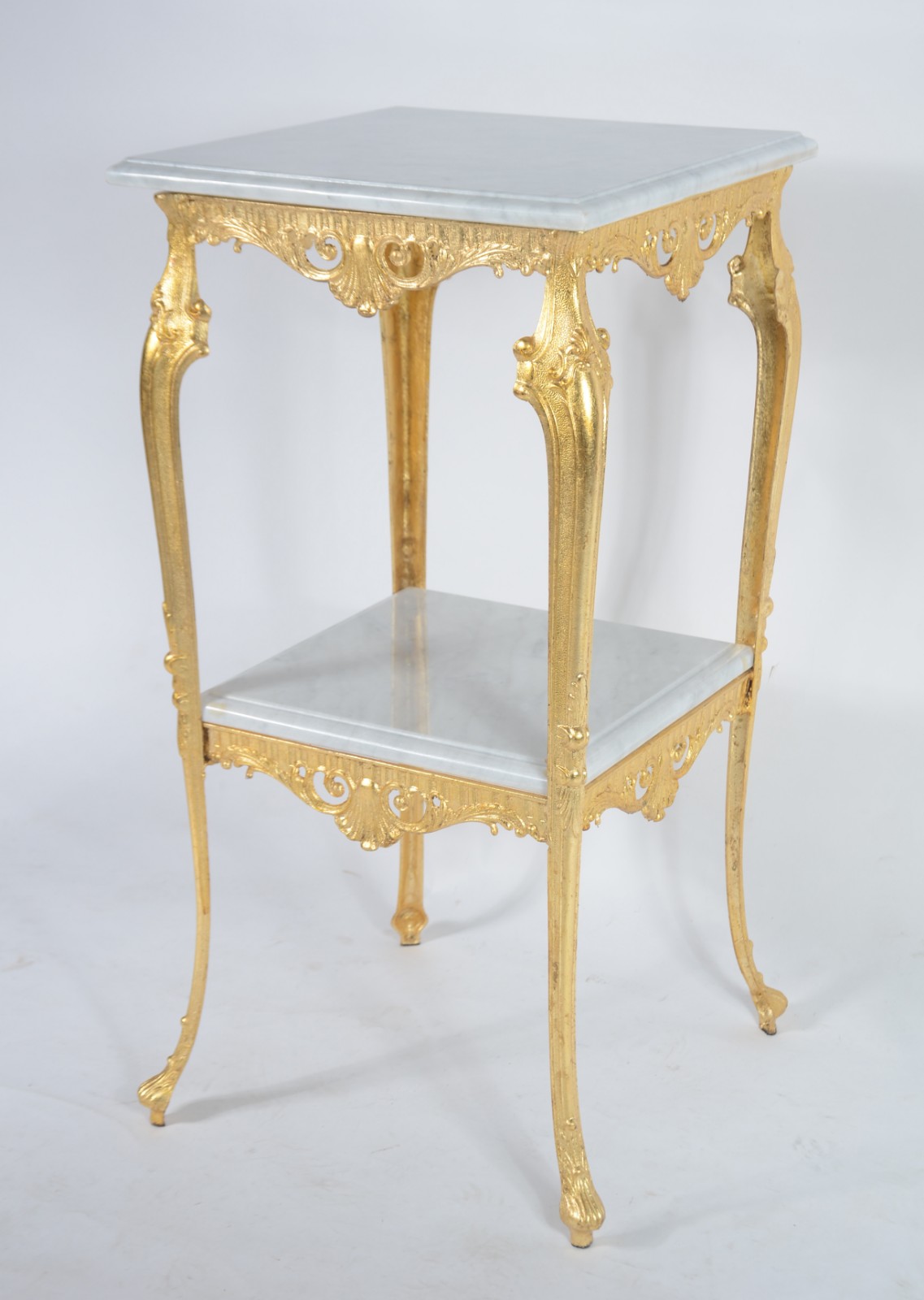 Elegante coluna de bronze com tampo e platô inferior de mármore... - foto 1 de 7