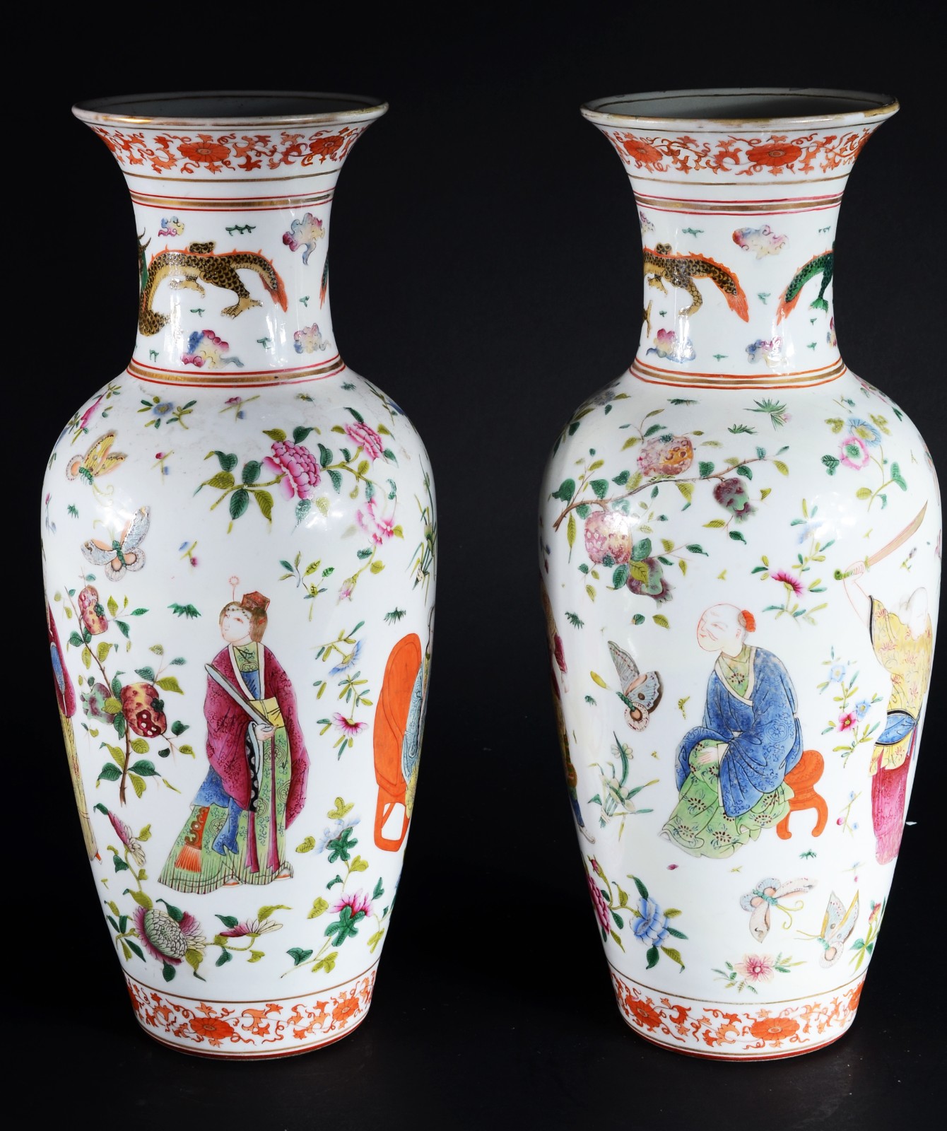 Par de antigos vasos de porcelana oriental, decorados com figuras de... - foto 1 de 8
