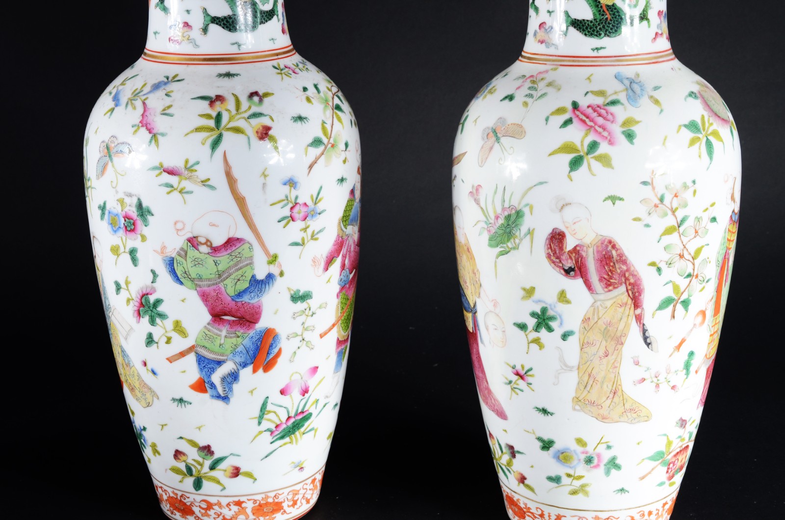 Par de antigos vasos de porcelana oriental, decorados com figuras de... - foto 3 de 8