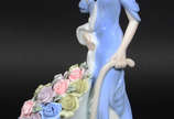 Estatueta de porcelana representando ¨Florista ¨ - Estatueta de porcelana representando ¨Florista ¨