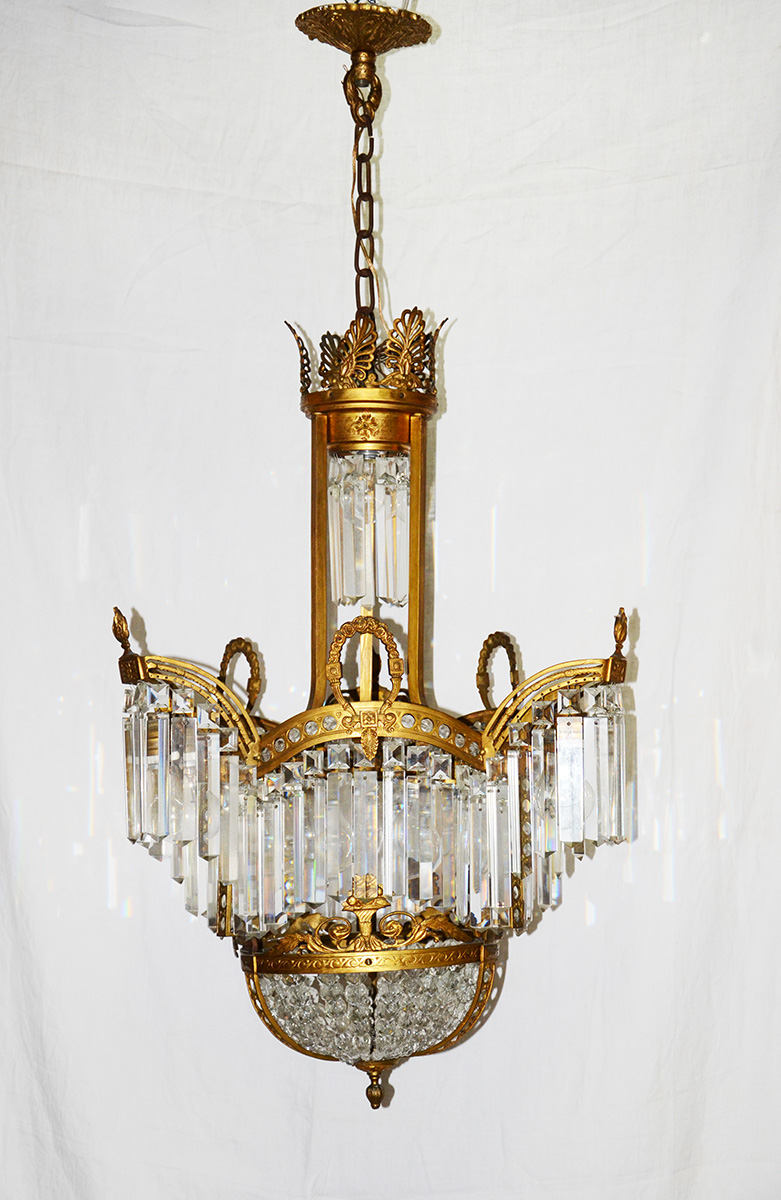 Belíssimo Lustre de bronze com barretes e contas de cristal lapidado...