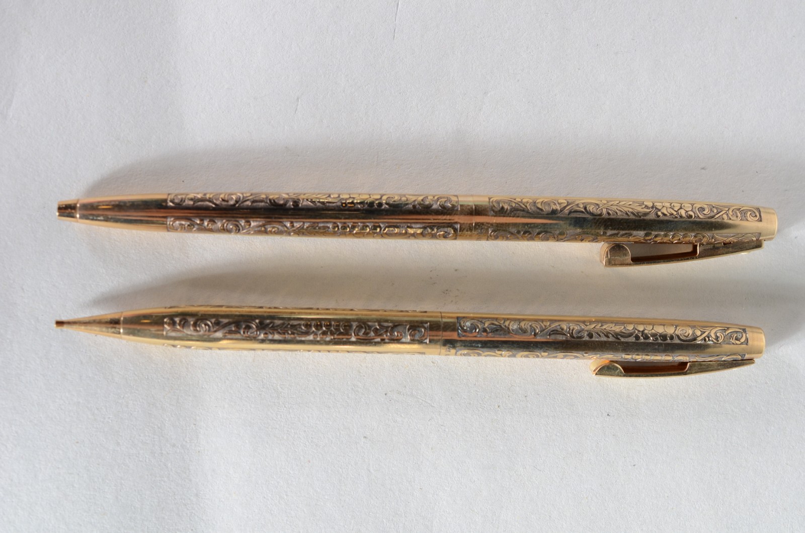 Conjunto de caneta esferográfica e lapiseira, americanas, 12 kilates... - foto 3 de 11