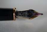 Montblanc (1906),  - Caneta esferográfica "Meisterstuck" na cor preta com dourado.