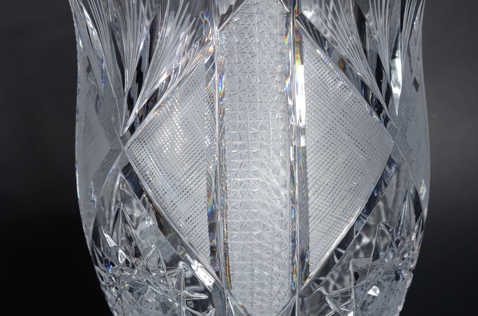 Grande floreira de cristal tcheco lapidado. - foto 4 de 9