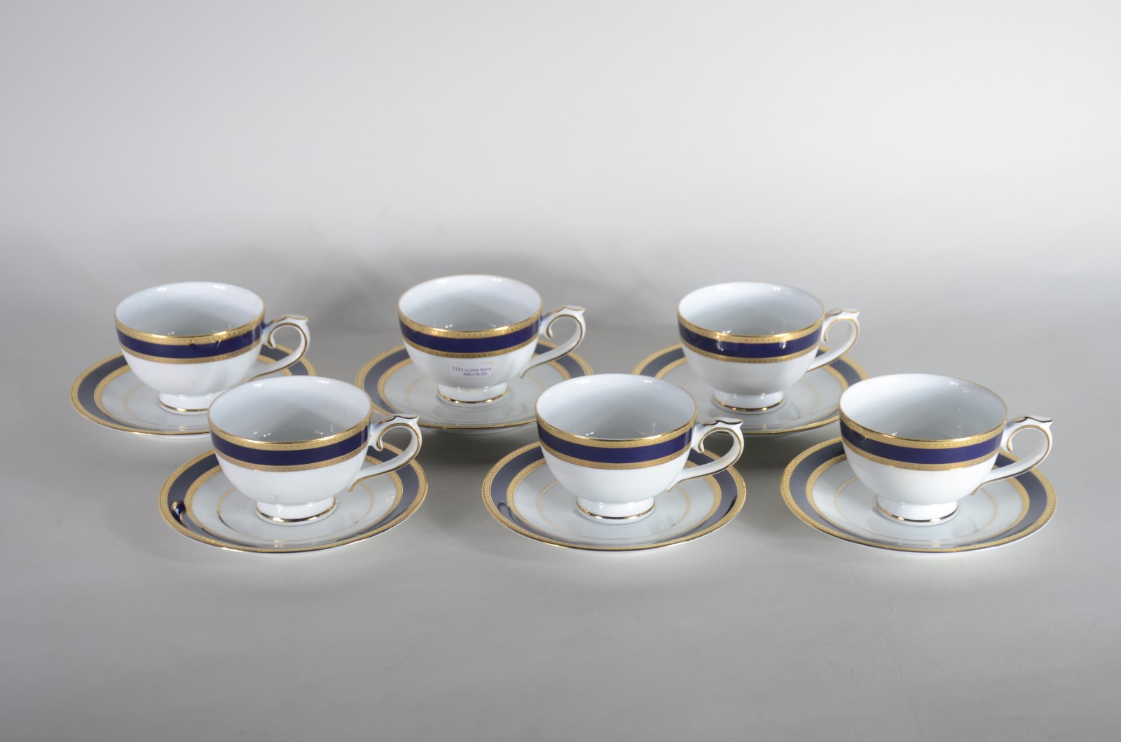 Conjunto com 6 xícaras com pires para chá de porcelana LAKLAIN. - foto 1 de 7