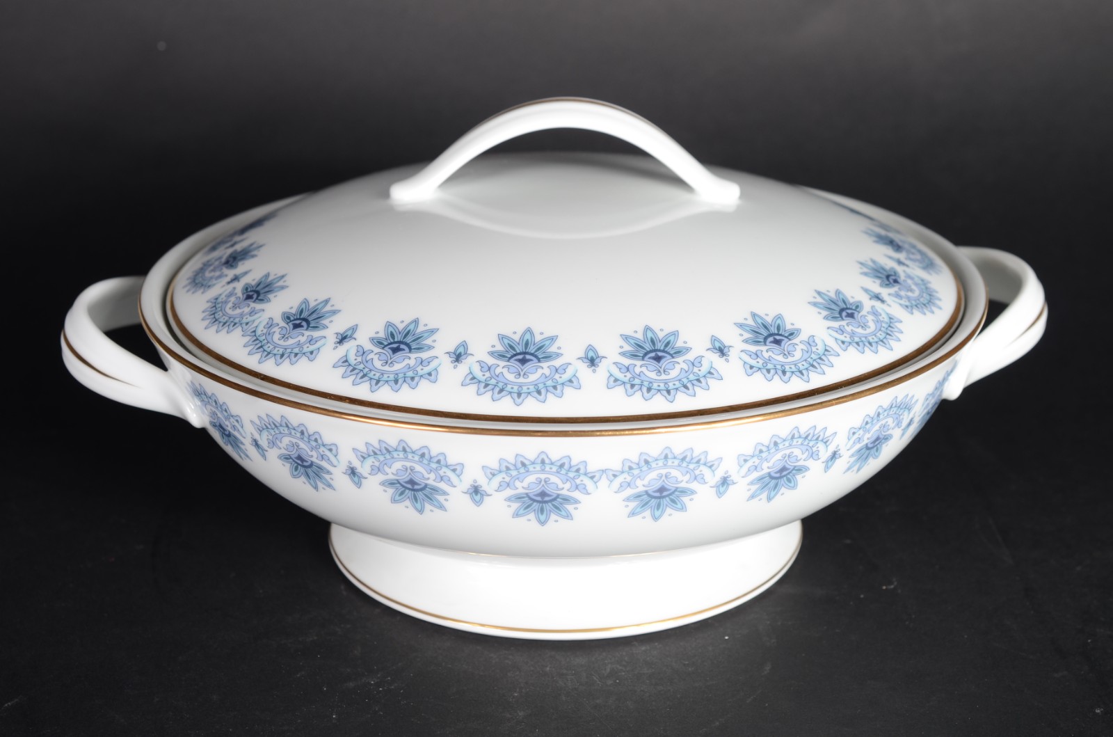 Aparelho de jantar de porcelana japonesa "RC", branca com guirlandas... - foto 4 de 8