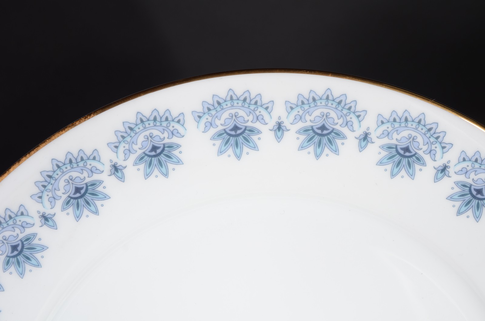 Aparelho de jantar de porcelana japonesa "RC", branca com guirlandas... - foto 6 de 8