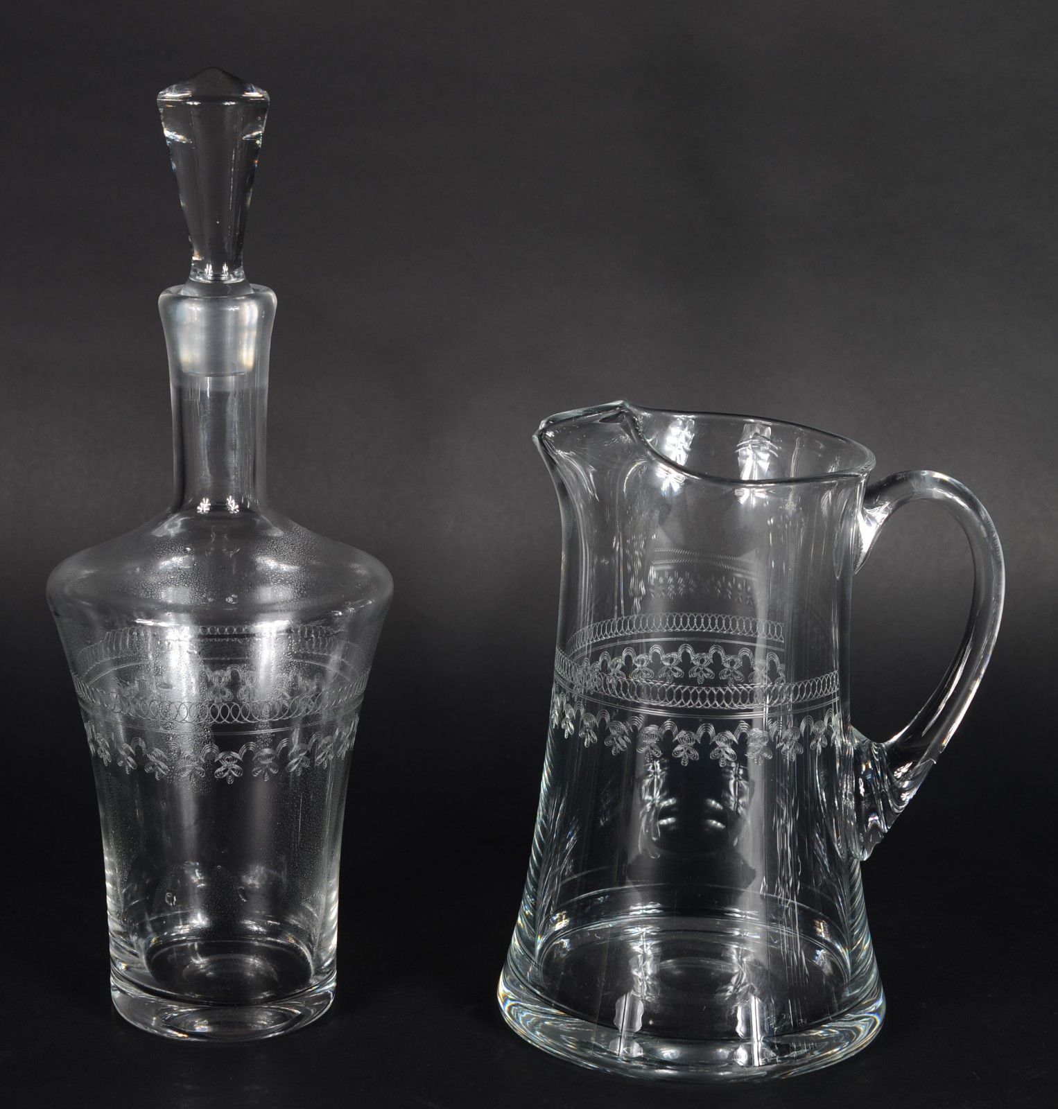 Serviço de cristal lavrado com guirlandas, composto de: 12 taças para... - foto 3 de 10