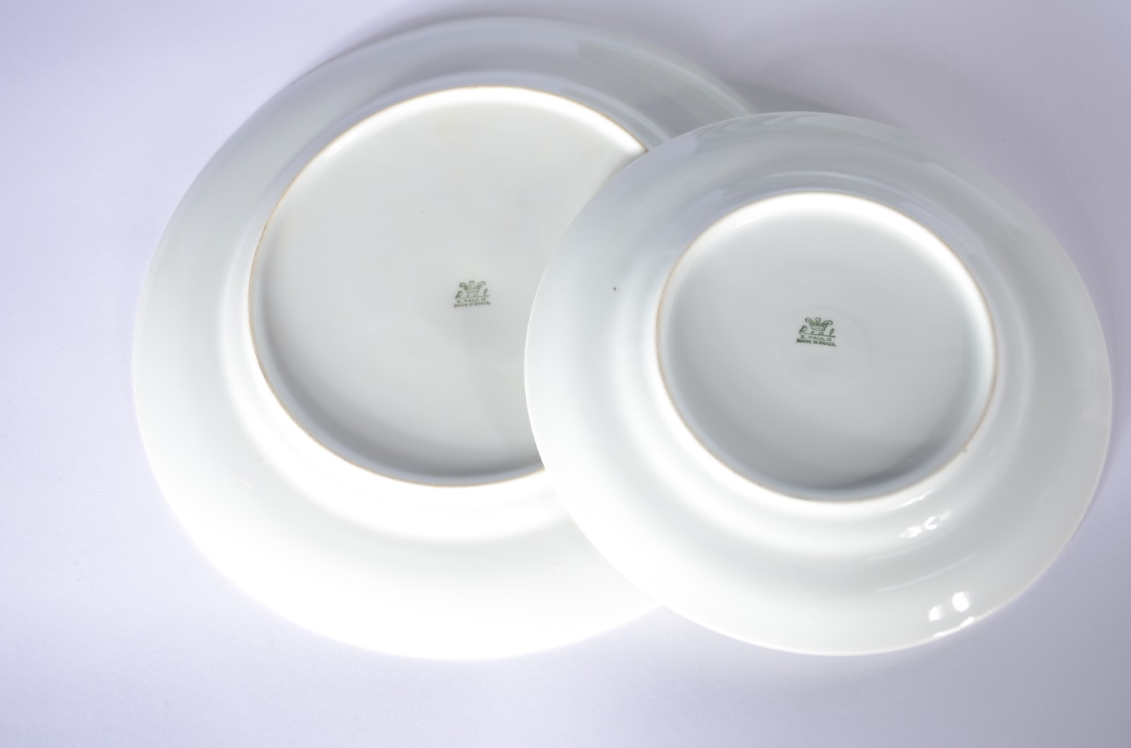 Aparelho de porcelana Real, composto de: 12 pratos rasos, 12 pratos... - foto 3 de 4