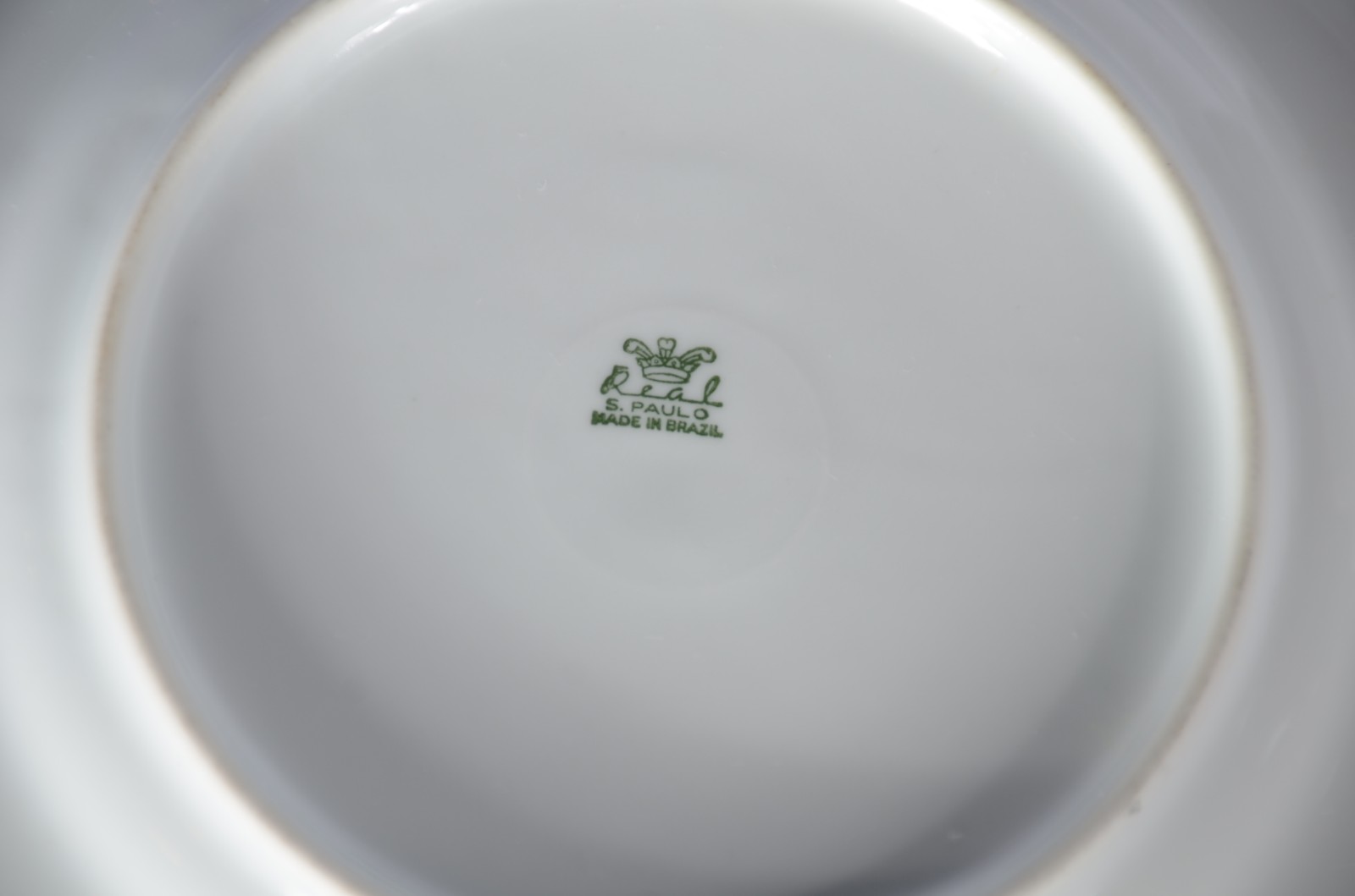 Aparelho de porcelana Real, composto de: 12 pratos rasos, 12 pratos... - foto 4 de 4