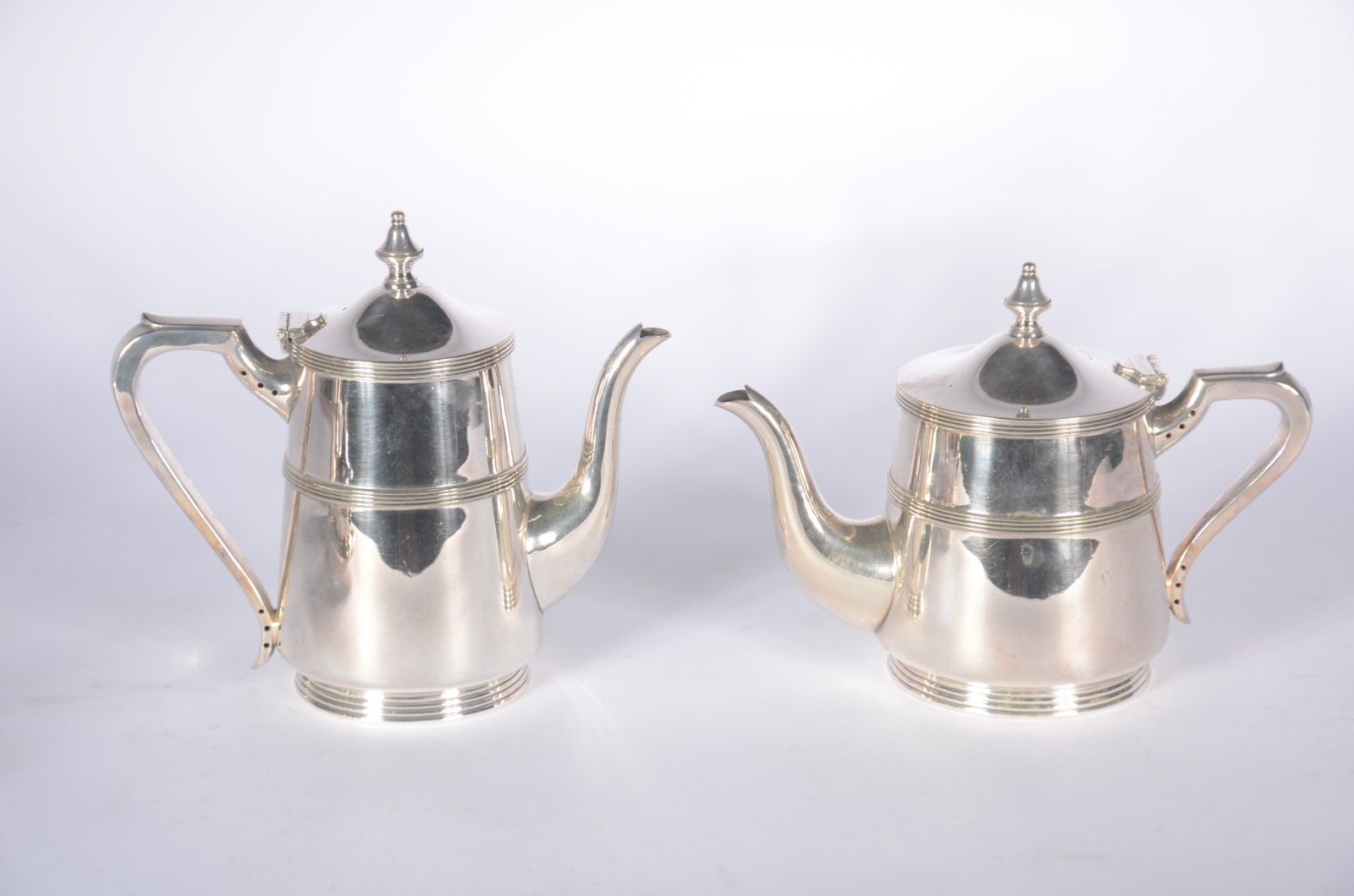 Baixela para chá e café de metal prateado Sheffield com 6 peças... - foto 2 de 9