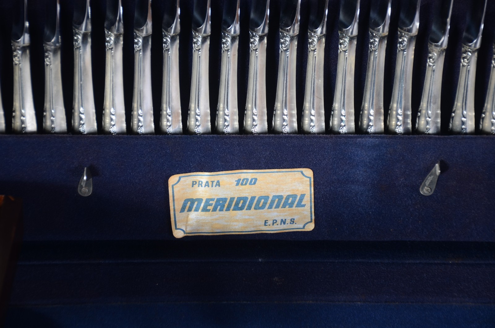 Faqueiro de metal prateado Meridional - EPNS 100, composto de: 12... - foto 9 de 10