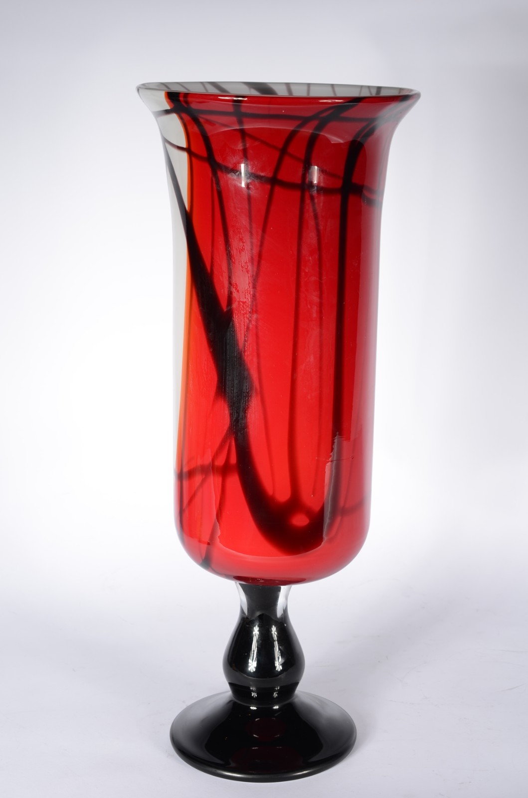 Vaso/floreira de vidro decorativo com mesclas em tons de vermelho e... - foto 2 de 5