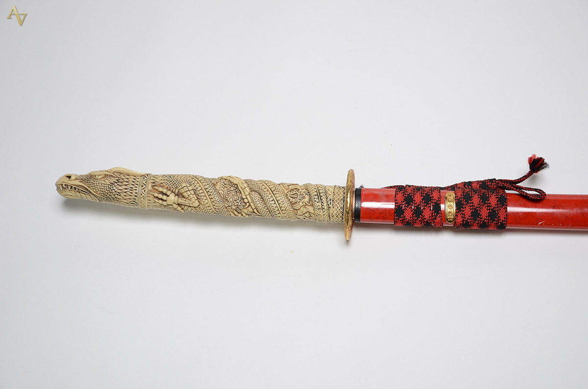 Espada samurai (KATANA) na cor vermelha com empunhadura de acrílico... - foto 3 de 4