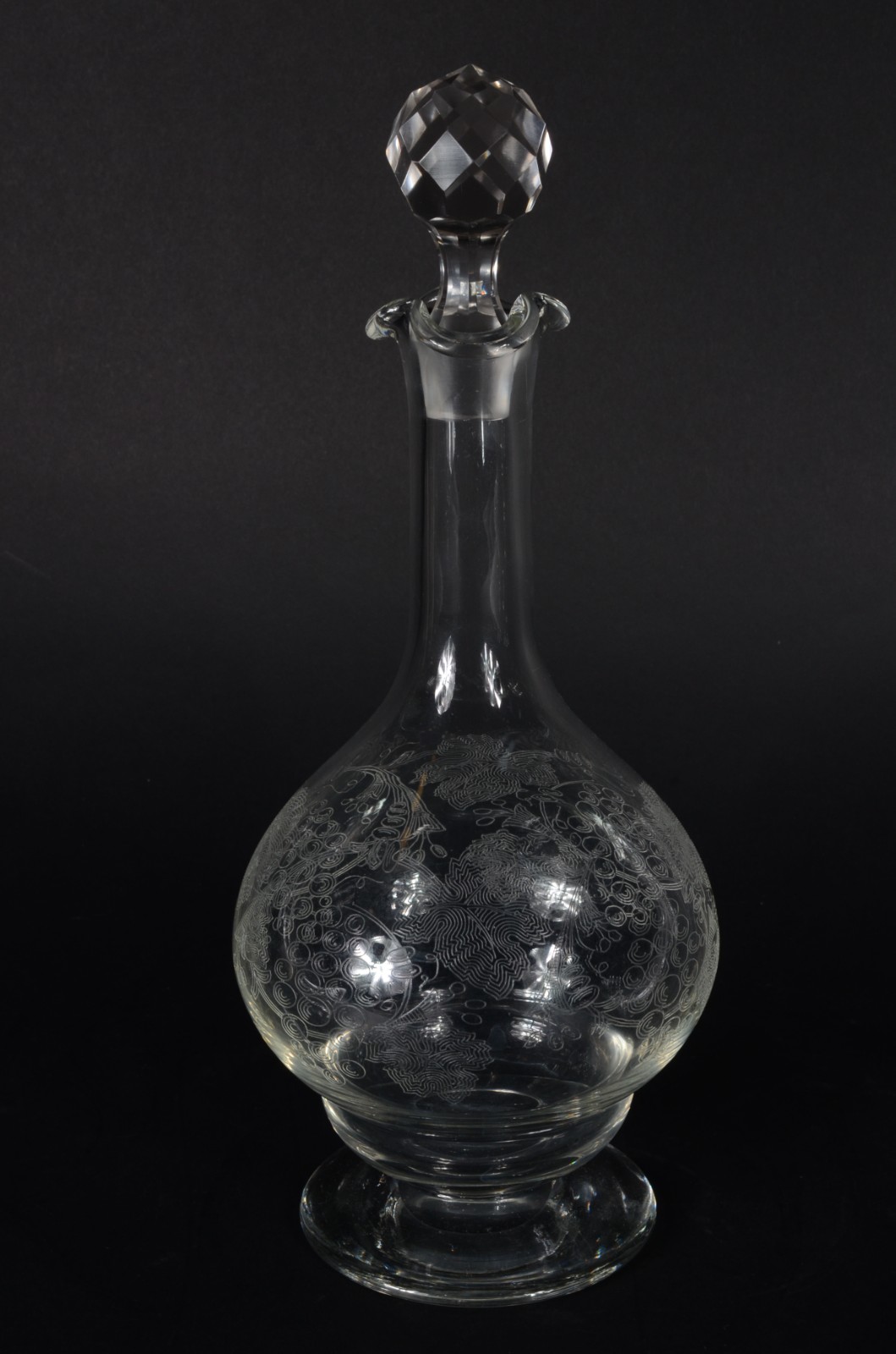 Serviço de cristal lavrado, composto de: 5 taças para champagne, 6... - foto 3 de 11