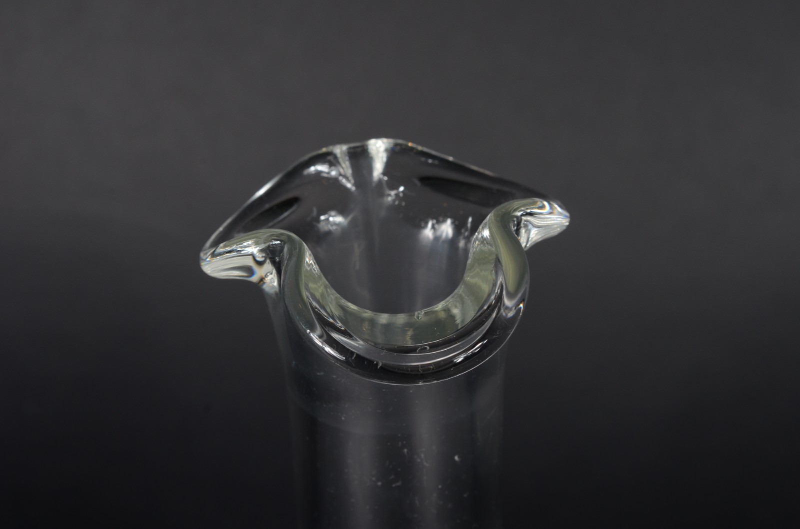 Serviço de cristal lavrado, composto de: 5 taças para champagne, 6... - foto 7 de 11