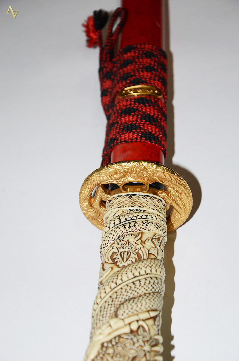 Espada samurai (KATANA) na cor vermelha com empunhadura de acrílico... - foto 4 de 4