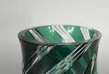 Val Saint Lambert (1826),  - Vaso de cristal belga verde lapidado, assinado. Mínimos bicados.