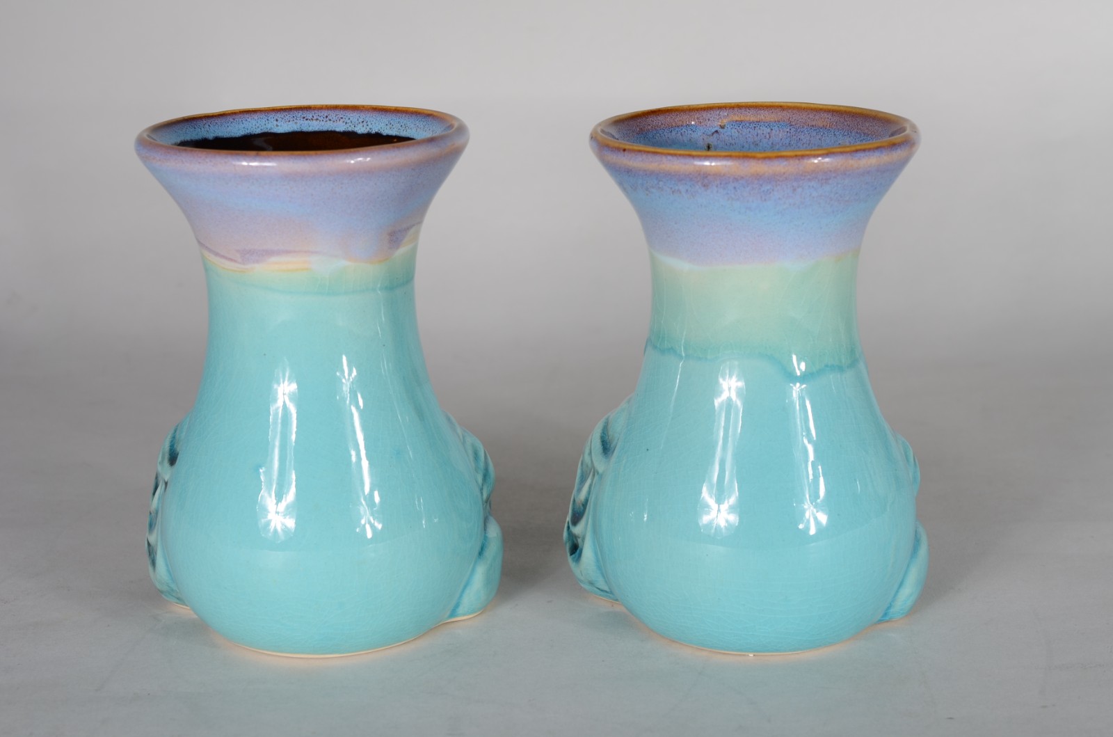 Par de vasos de cerâmica com figura de Buda em relevo. - foto 5 de 6