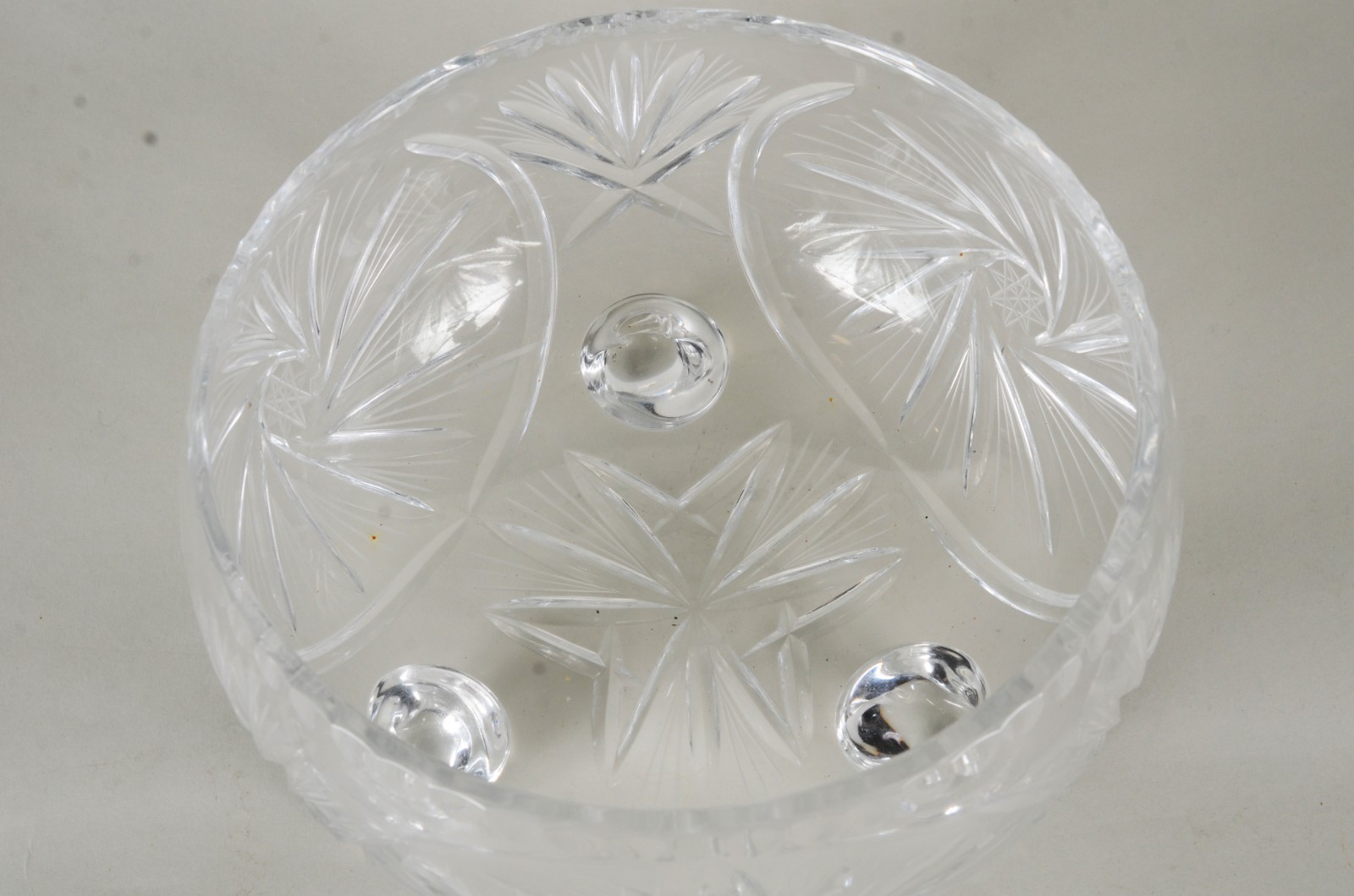 Fruteira de cristal tcheco lapidado. - foto 4 de 4