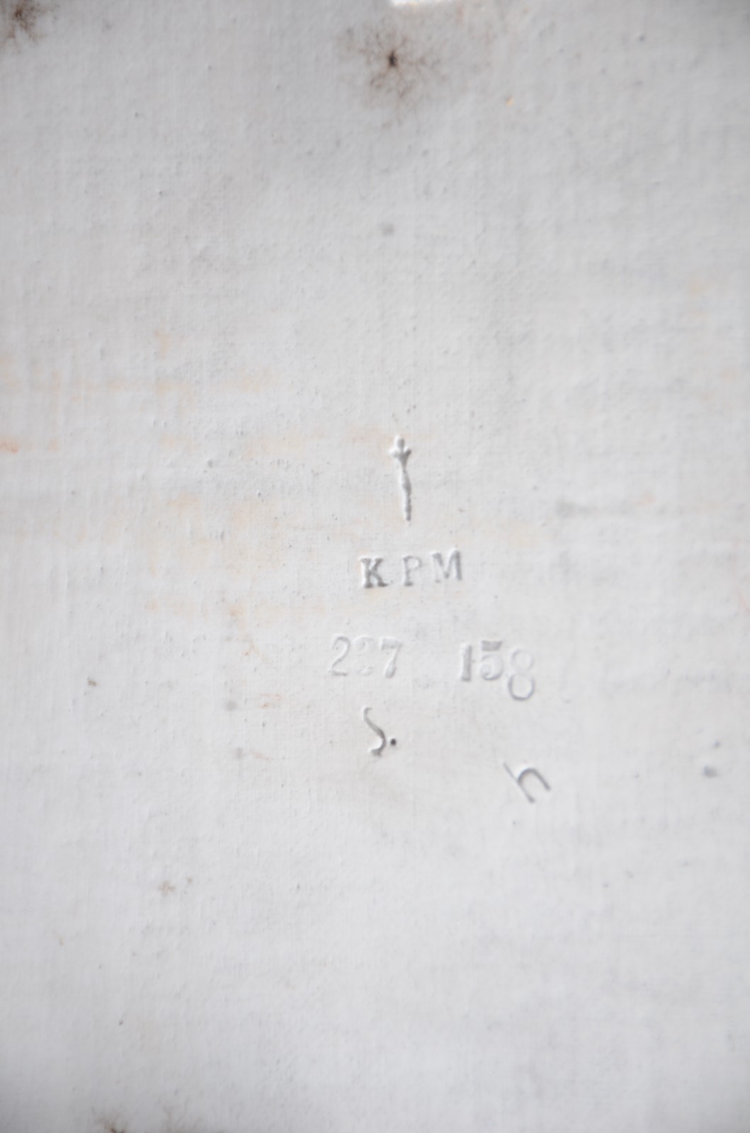 Belíssima pintura feita a mão sobre placa de porcelana alemã KPM, de... - foto 8 de 8