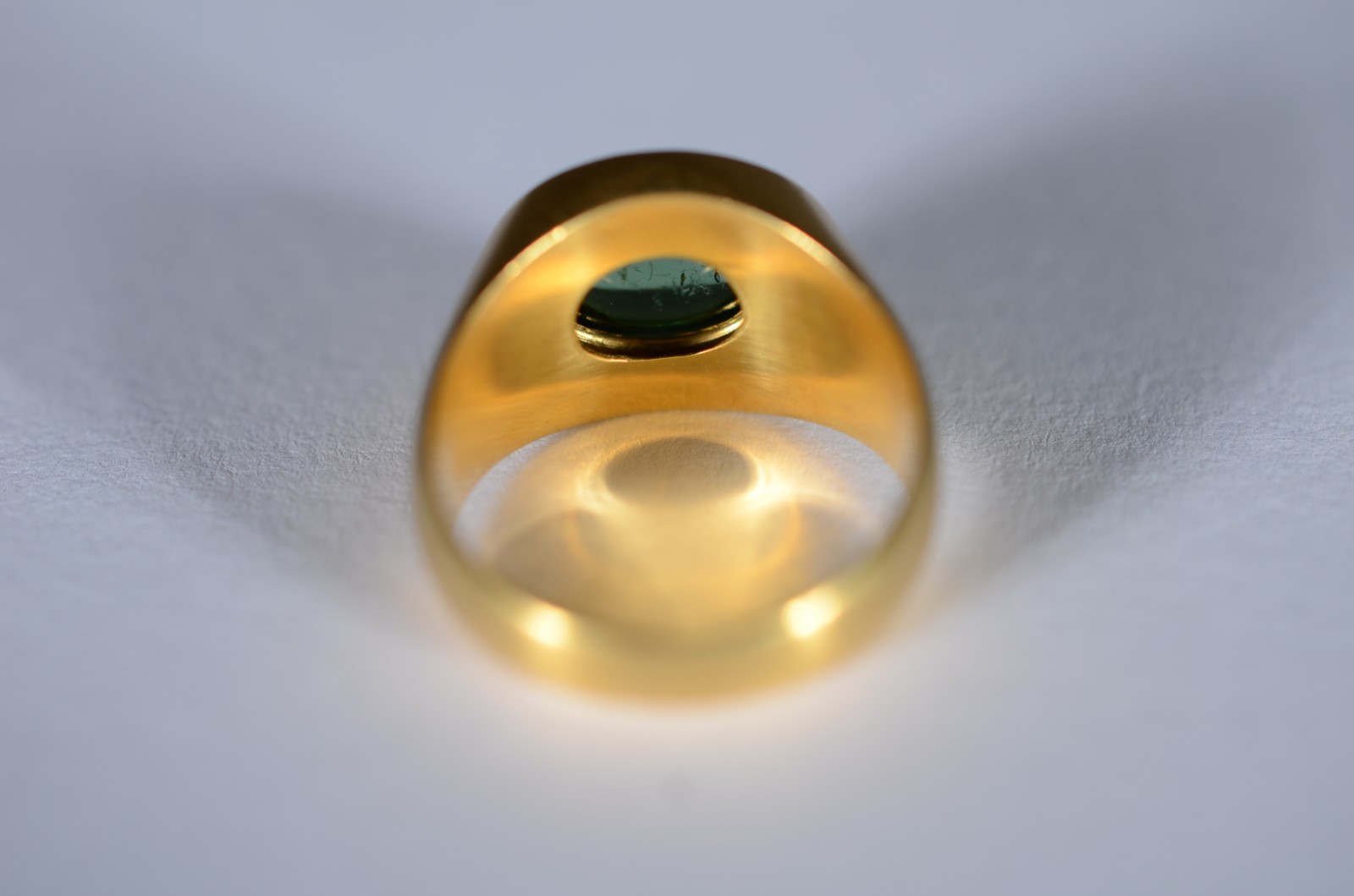 Anel de ouro 18 k., contraste 750 mls com pedra turmalina oval... - foto 4 de 7
