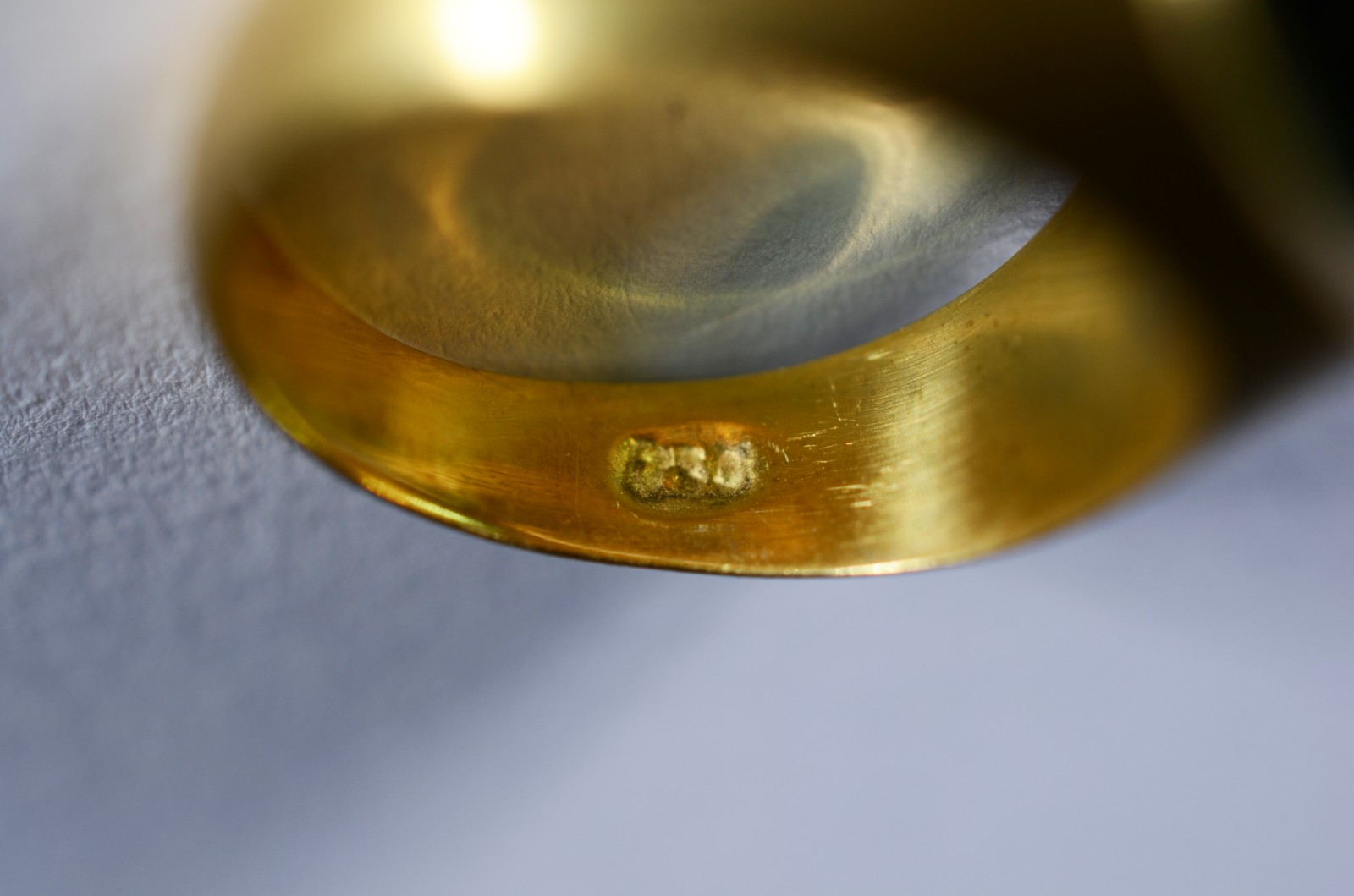 Anel de ouro 18 k., contraste 750 mls com pedra turmalina oval... - foto 5 de 7