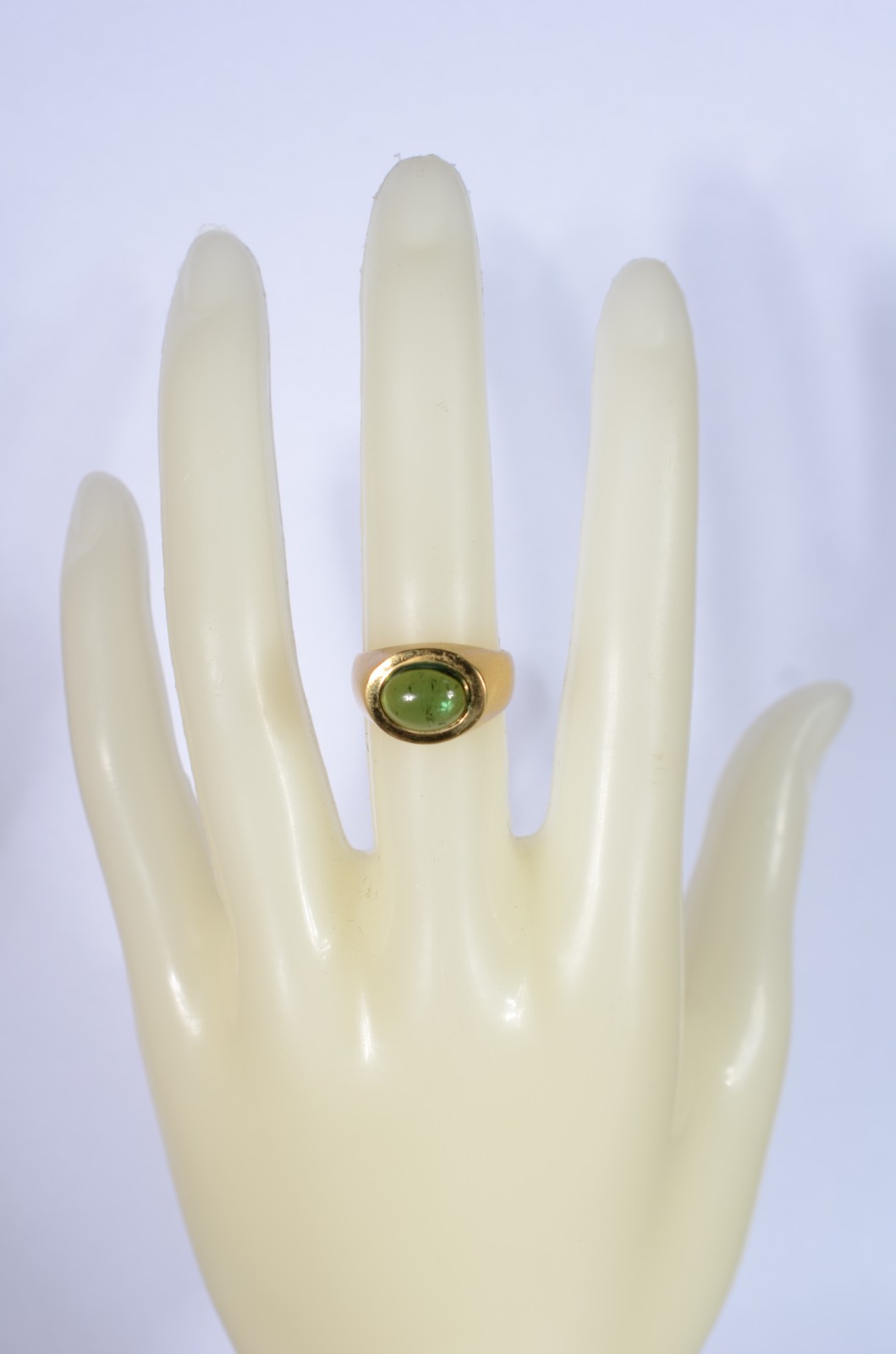 Anel de ouro 18 k., contraste 750 mls com pedra turmalina oval... - foto 6 de 7