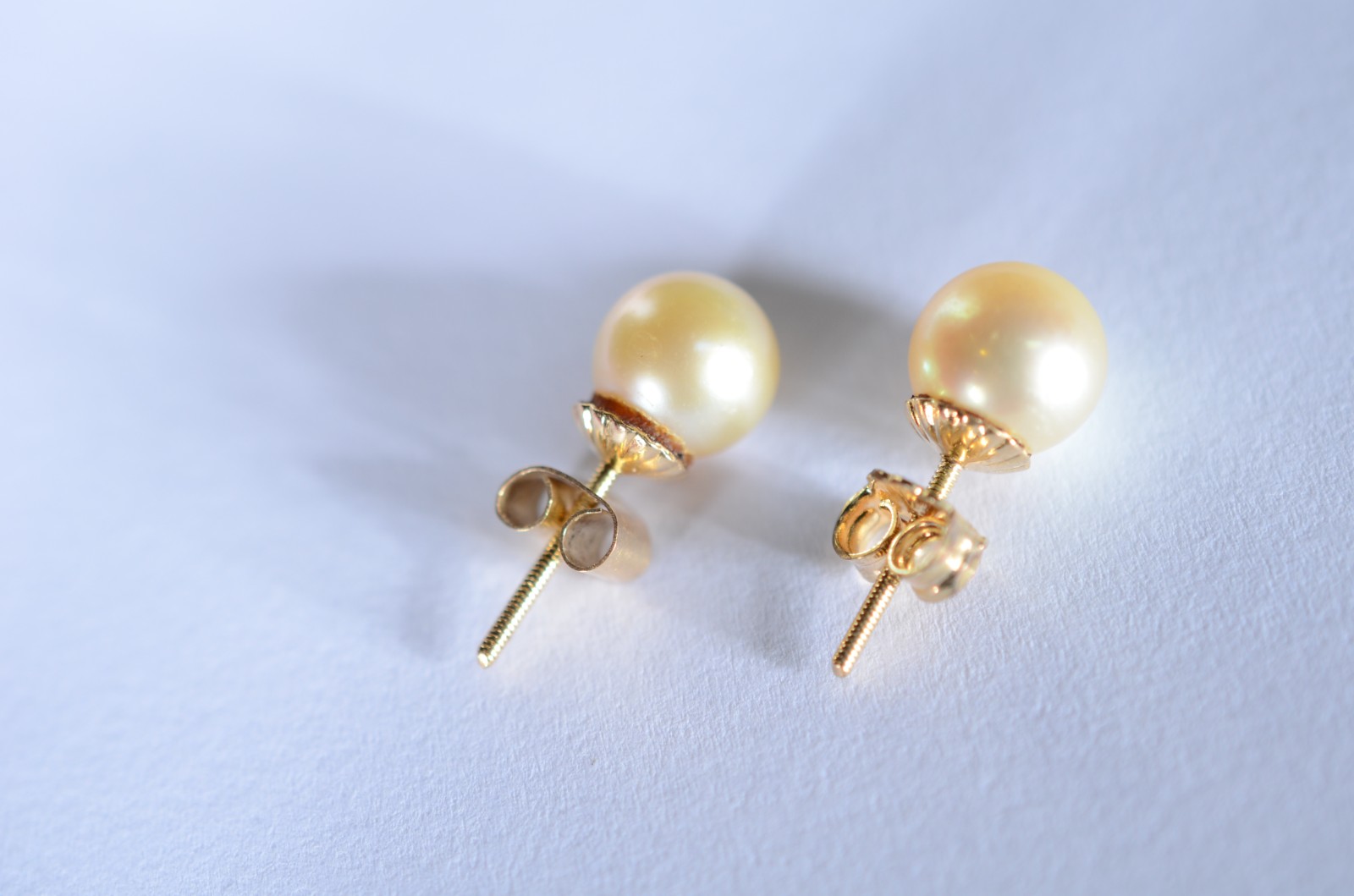 Par de brincos de ouro 18 k. com perola. (Por motivos de segurança a... - foto 2 de 3
