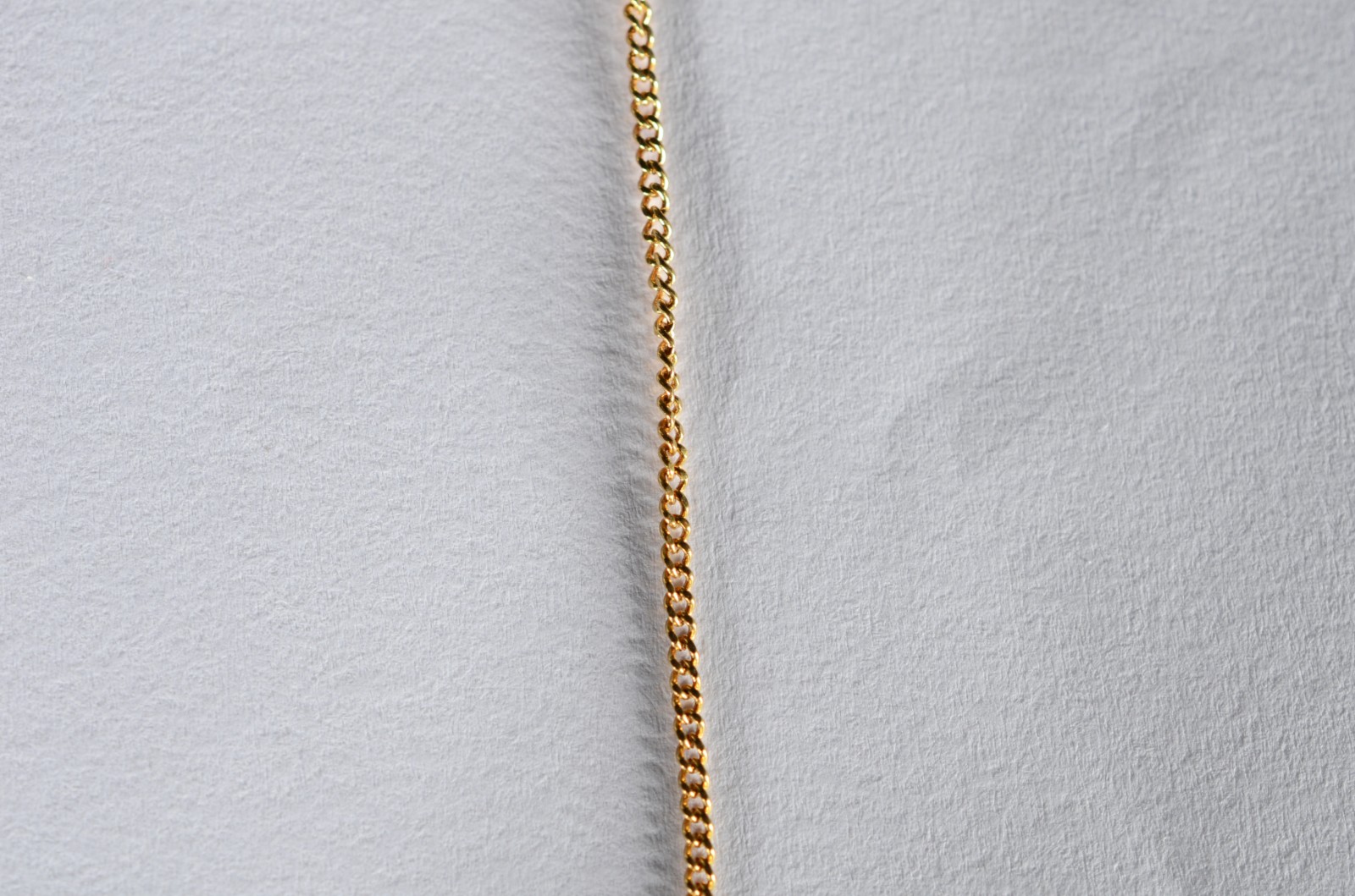 Colar com pendente de ouro 18 k., contraste 750 mls. (Por motivos de... - foto 3 de 5
