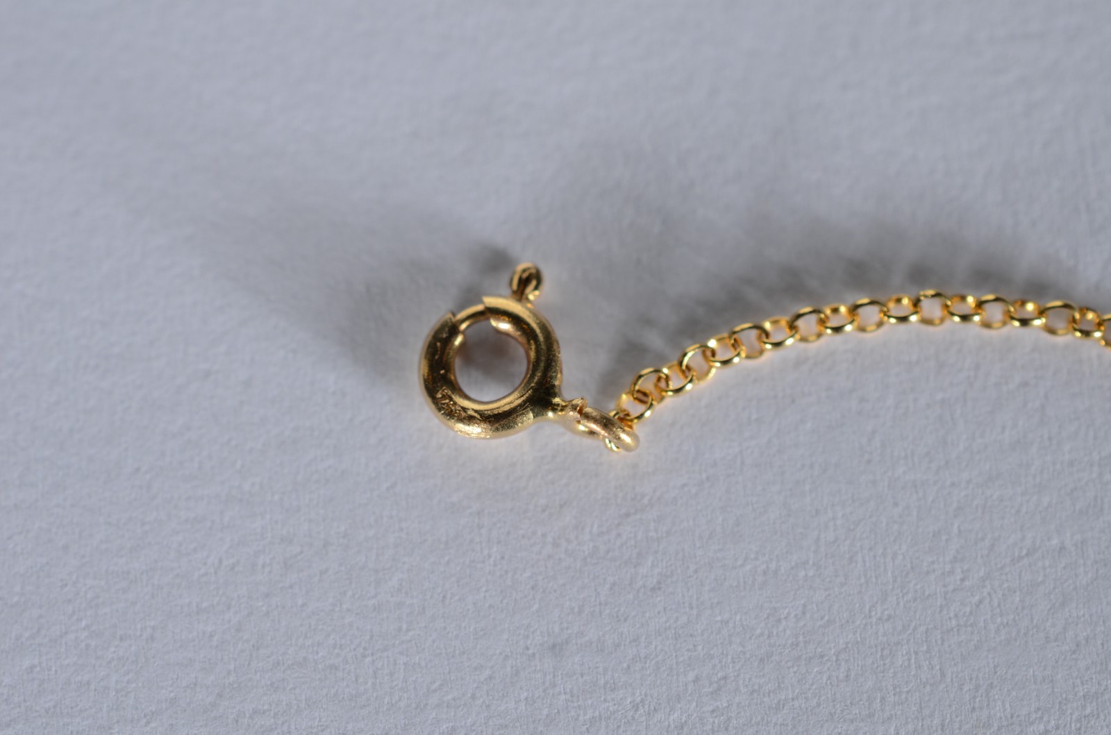 Colar com medalha de ouro 18 k., contraste 750 mls. (Por motivos de... - foto 4 de 6