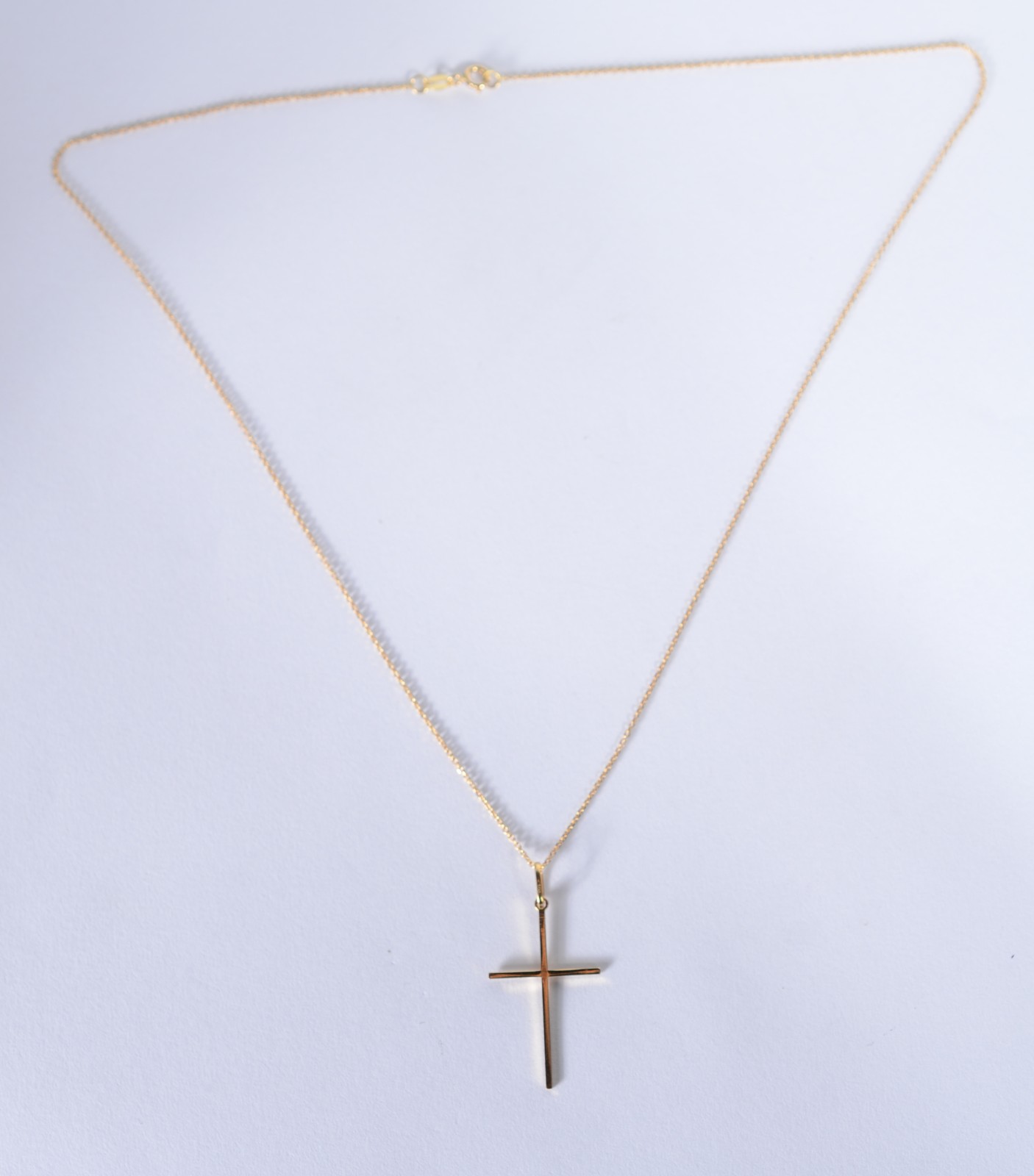 Colar de ouro 18 k., contraste 750 mls com crucifixo. (Por motivos de... - foto 1 de 5