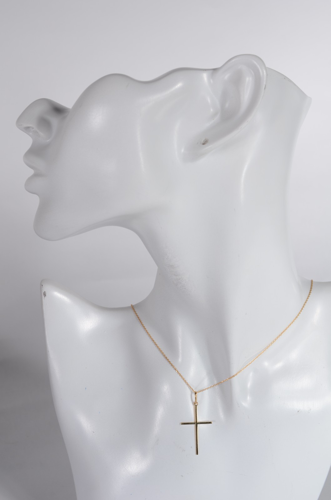 Colar de ouro 18 k., contraste 750 mls com crucifixo. (Por motivos de... - foto 5 de 5
