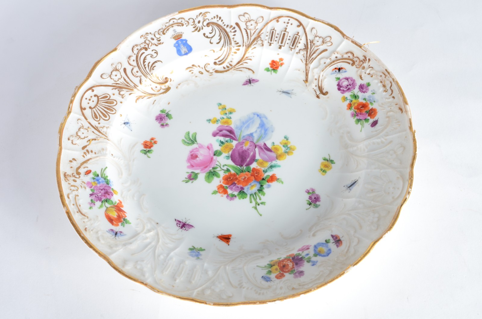 Marques de Abrantes - Prato de porcelana europeia brasonada e... - foto 1 de 9