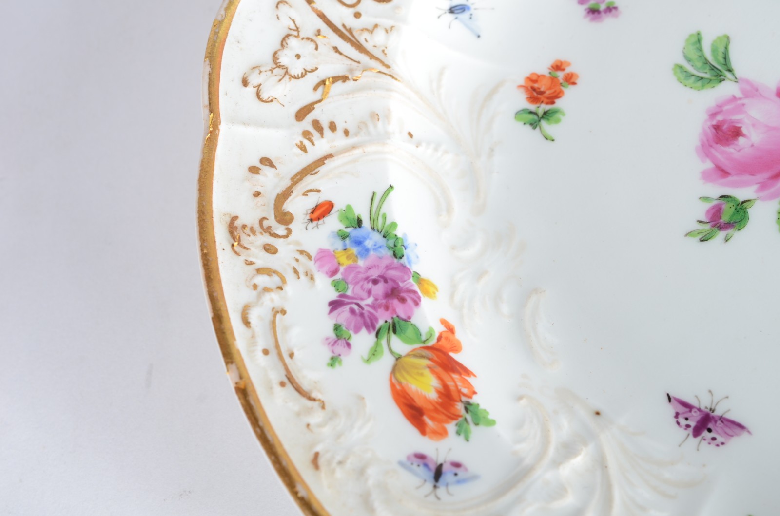 Marques de Abrantes - Prato de porcelana europeia brasonada e... - foto 4 de 9
