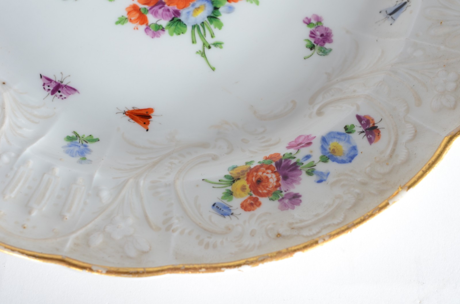 Marques de Abrantes - Prato de porcelana europeia brasonada e... - foto 7 de 9