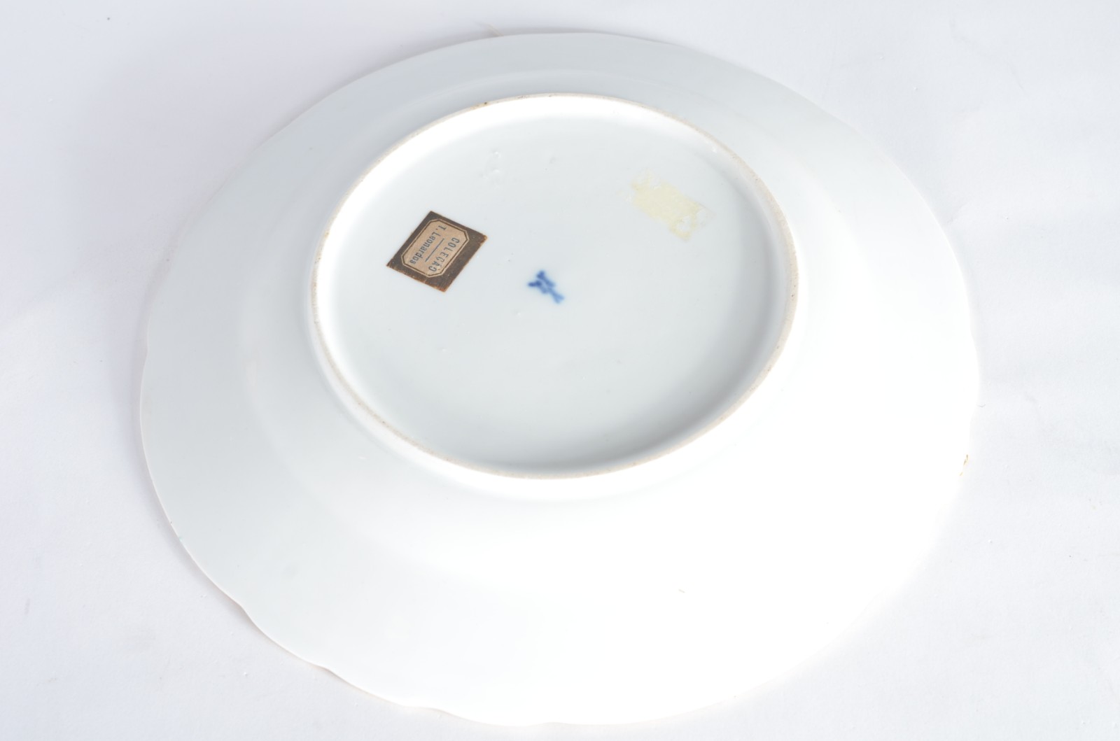 Marques de Abrantes - Prato de porcelana europeia brasonada e... - foto 8 de 9