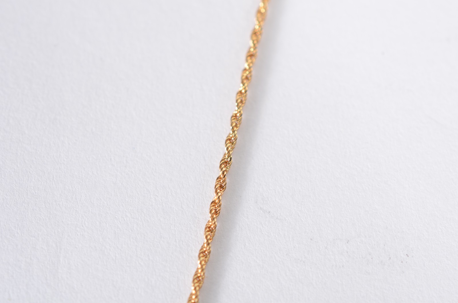 Colar de ouro 18 k., pendente de São Jorge. (Por motivos de segurança... - foto 3 de 7
