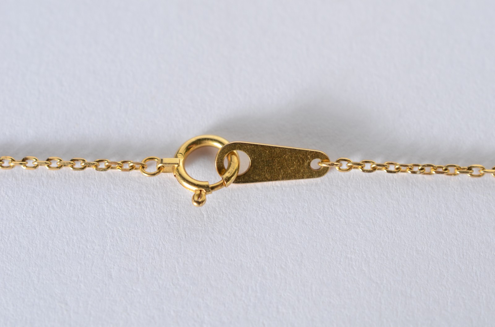 Colar de ouro 18 k., contraste 750 com pendente na forma de coração... - foto 5 de 7