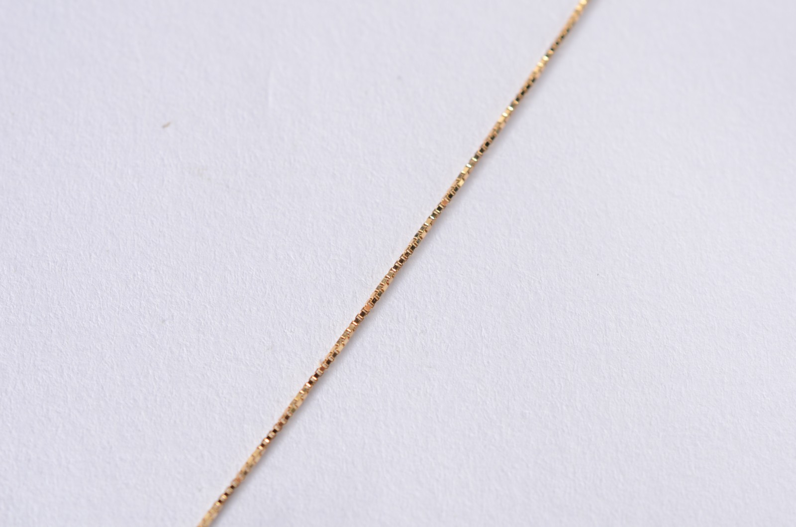 Colar de ouro 18 k., contraste 750 mls com crucifixo. (Por motivos de... - foto 5 de 6