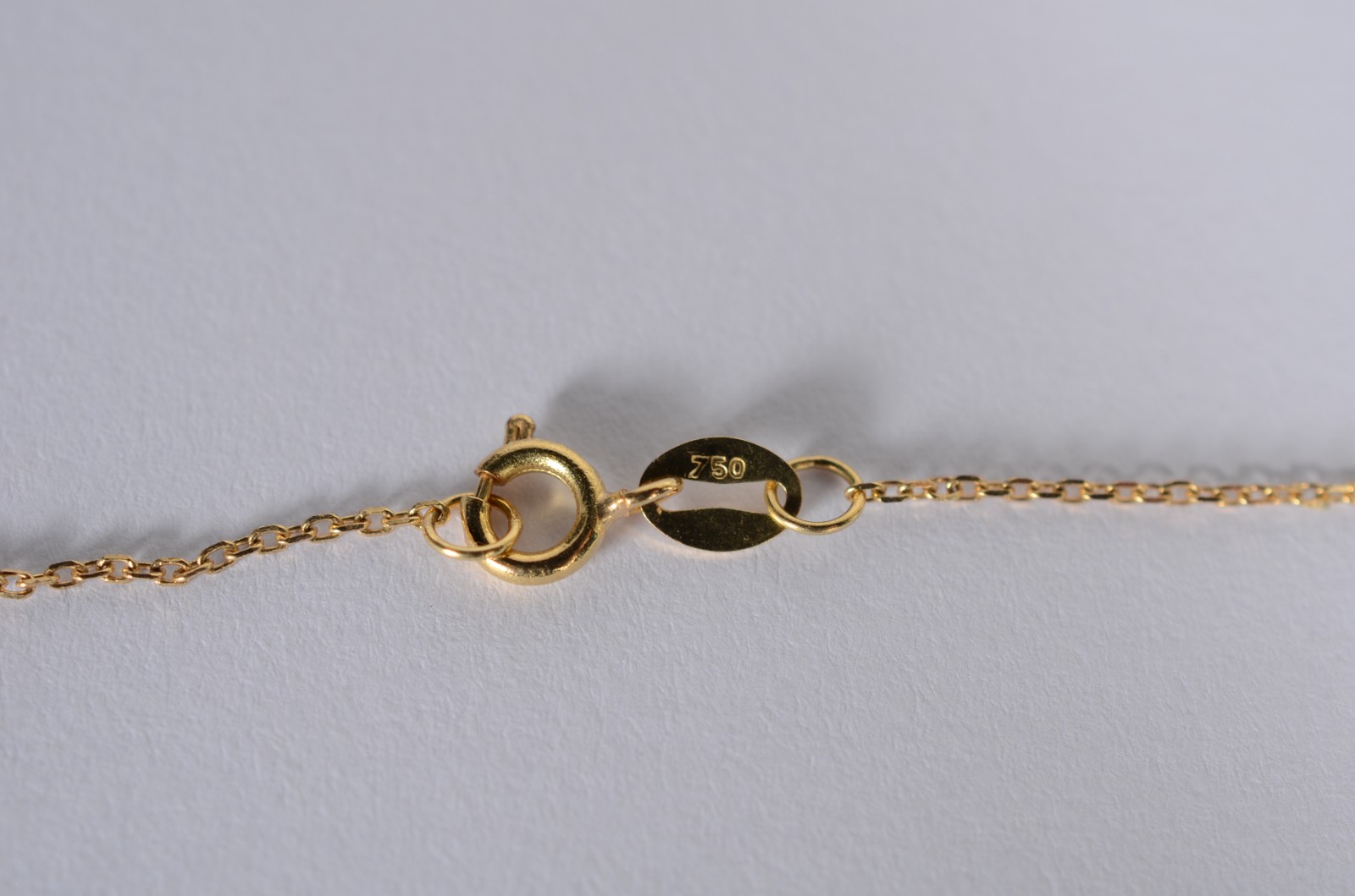 Colar de ouro 18 k., contraste 750 mls com pendente na forma de... - foto 3 de 5