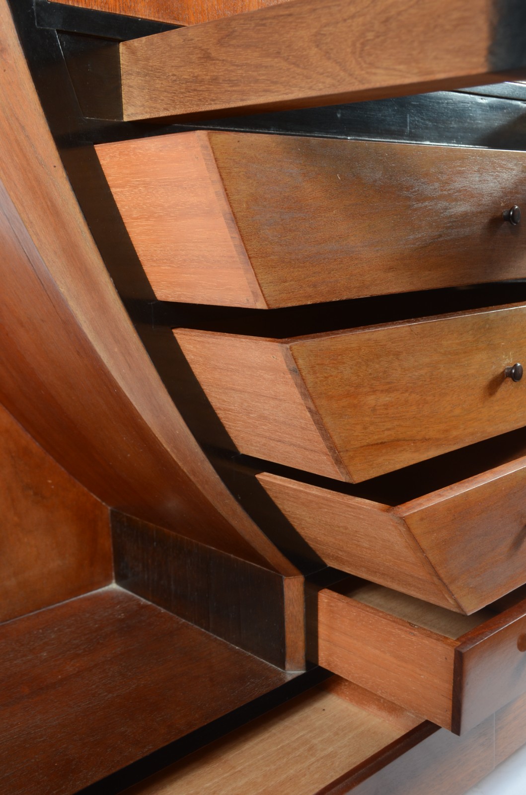 Cômoda papeleira, estilo Art Deco, tampo articulado com escaninhos e... - foto 7 de 11