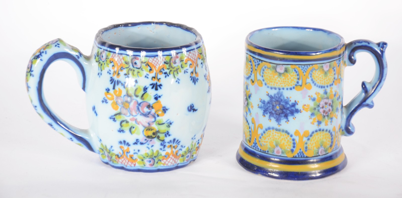 Quatro peças de faiança portuguesa Alcobaça em tons de azul, pintados... - foto 7 de 11