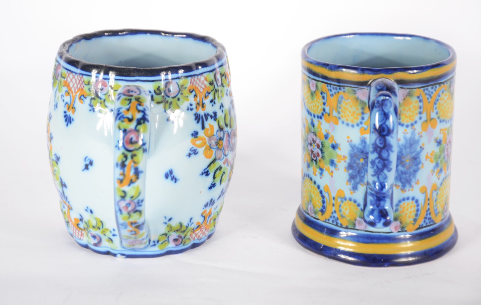 Quatro peças de faiança portuguesa Alcobaça em tons de azul, pintados... - foto 8 de 11