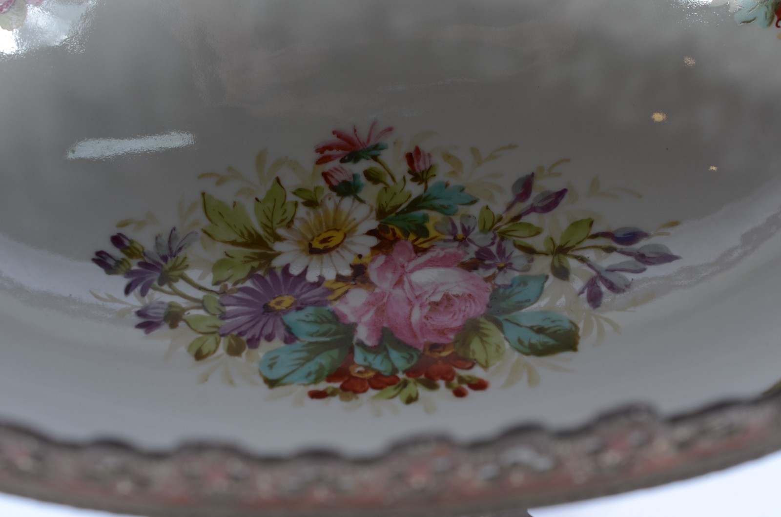 Elegante fruteira de porcelana francesa azul cobalto com cena... - foto 8 de 11