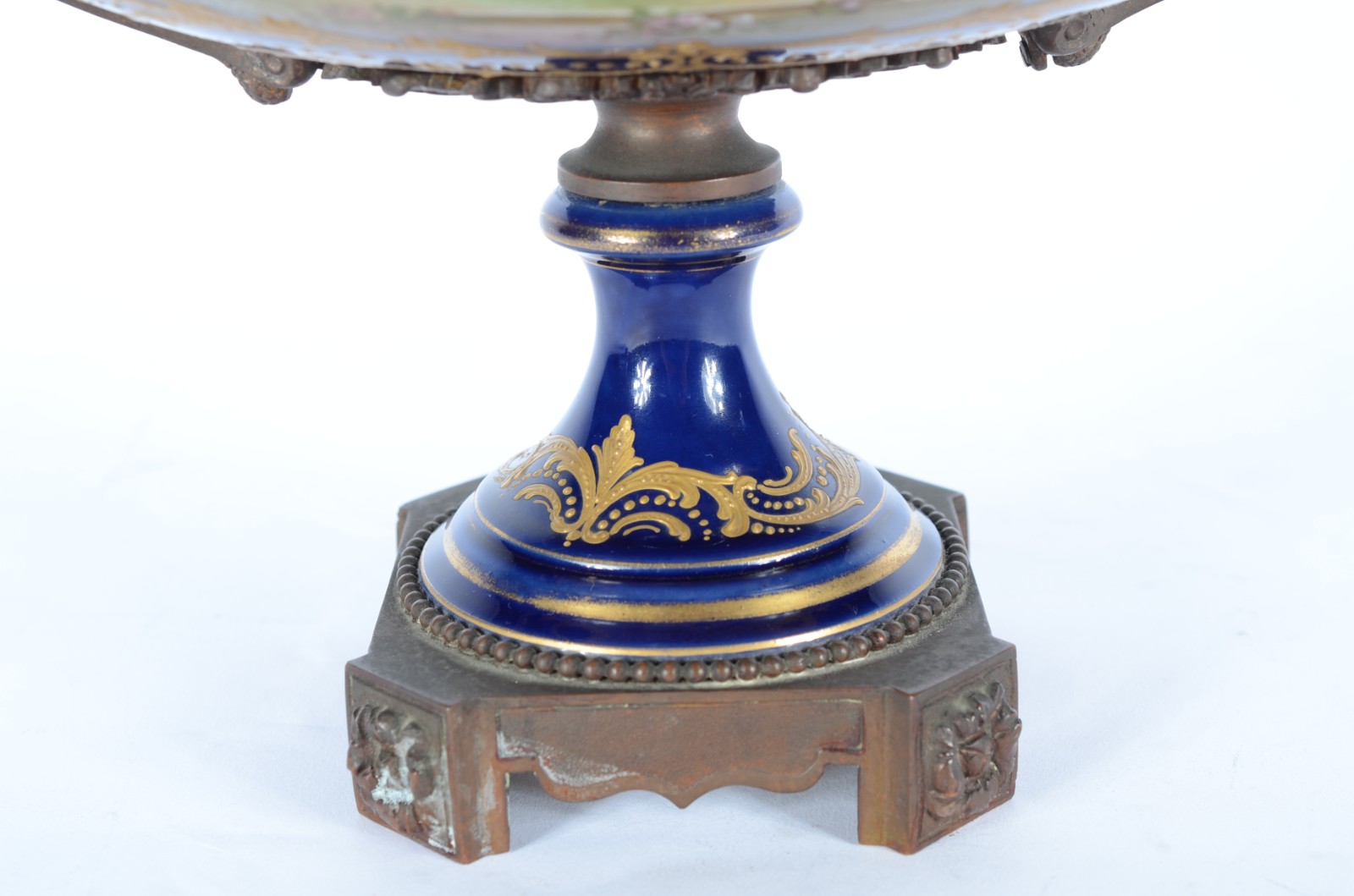 Elegante fruteira de porcelana francesa azul cobalto com cena... - foto 9 de 11